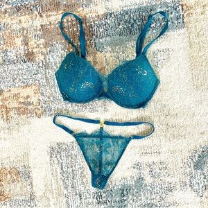 SET! Victoria’s Secret push-up bra and thong panties, size S, teal with gold
